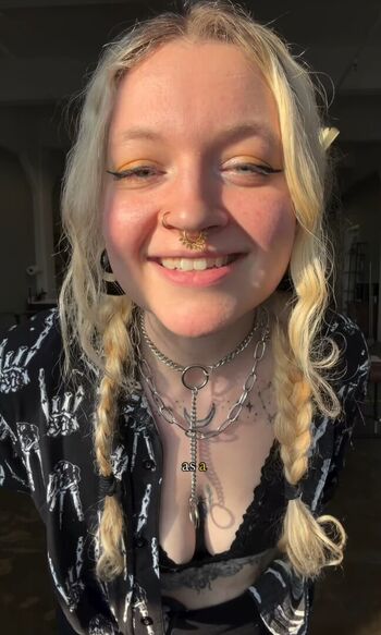 Eggsinatrenchcoat leaked private photo uncensored HD quality