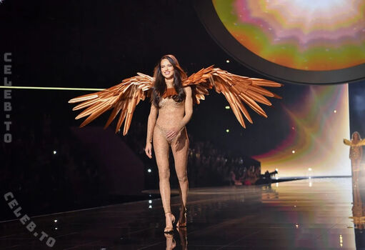 Adriana lima page leaked private photo uncensored HD quality