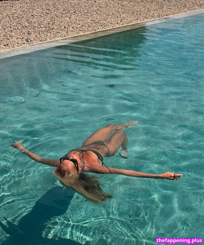 Adriane galisteu/ leaked private photo uncensored HD quality