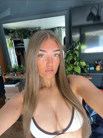 Aechisholm leaked private photo uncensored HD quality