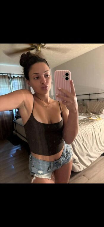Aleaarose  page leaked private photo uncensored HD quality