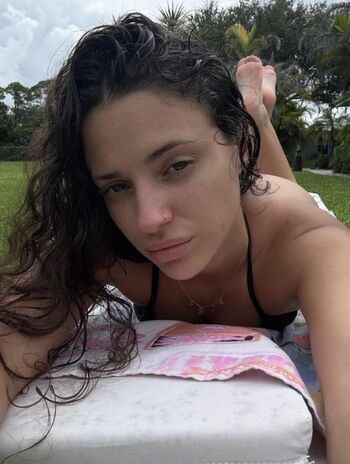 Aleaarose leaked private photo uncensored HD quality
