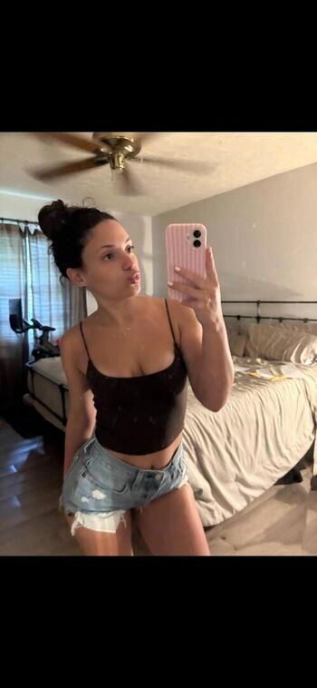 Aleaarose leaked private photo uncensored HD quality