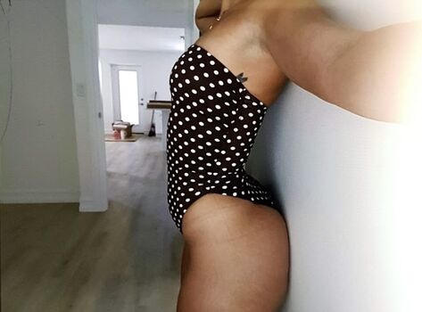 Aleaarose leaked private photo uncensored HD quality