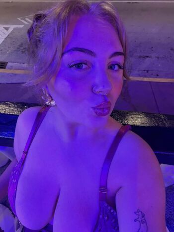 Alyssaholmes page leaked private photo uncensored HD quality