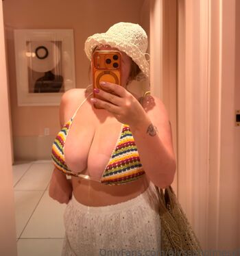 Alyssaholmes page leaked private photo uncensored HD quality