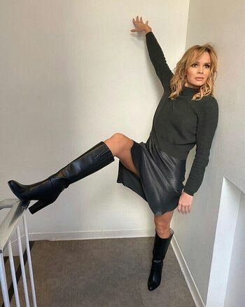 Amanda holden  page leaked private photo uncensored HD quality