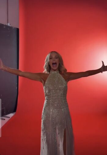 Amanda holden  page leaked private photo uncensored HD quality