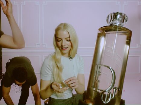 Anya taylor joy  page leaked private photo uncensored HD quality