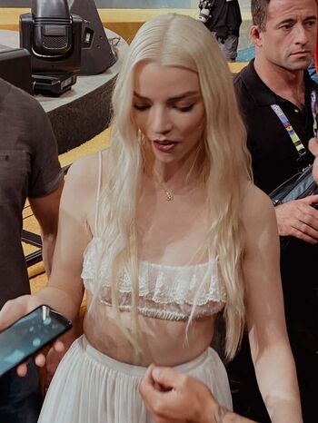 Anya taylor joy  page leaked private photo uncensored HD quality