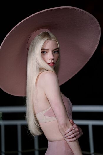 Anya taylor joy  page leaked private photo uncensored HD quality