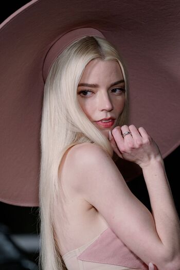 Anya taylor joy  page leaked private photo uncensored HD quality