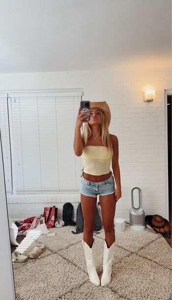 Ava nucci page leaked private photo uncensored HD quality