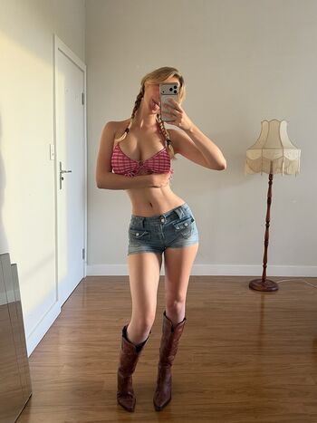 Bellashhh  page leaked private photo uncensored HD quality