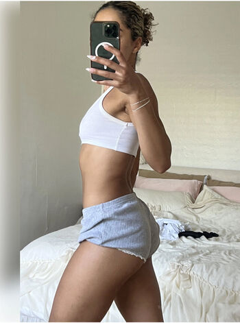 Bellepaulinee leaked private photo uncensored HD quality