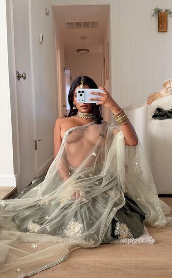 Bollywoodtrapqueen page leaked private photo uncensored HD quality