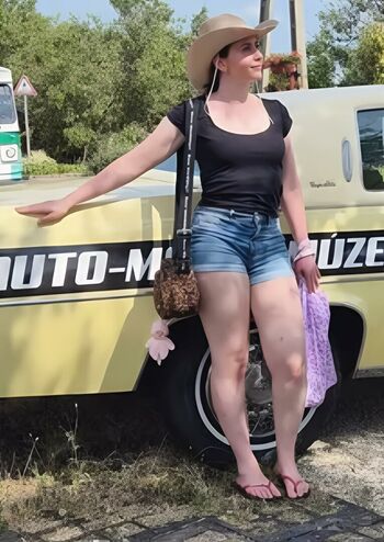 Cmomil leaked private photo uncensored HD quality