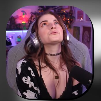 Caitlin marie reacts page leaked private photo uncensored HD quality