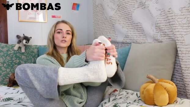 Caitlin marie reacts page leaked private photo uncensored HD quality