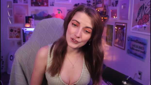 Caitlin marie reacts page leaked private photo uncensored HD quality