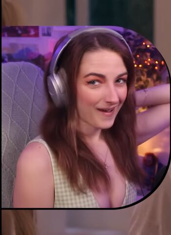 Caitlin marie reacts page leaked private photo uncensored HD quality