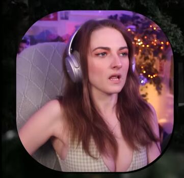 Caitlin marie reacts page leaked private photo uncensored HD quality