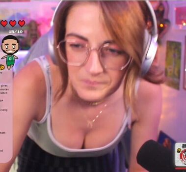 Caitlin marie reacts page leaked private photo uncensored HD quality