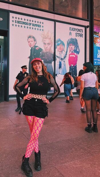 Caitlin marie reacts page leaked private photo uncensored HD quality