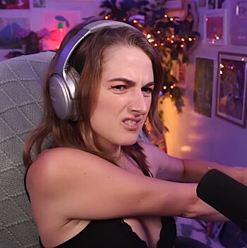 Caitlin marie reacts page leaked private photo uncensored HD quality