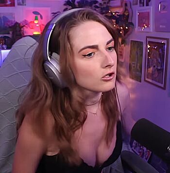 Caitlin marie reacts page leaked private photo uncensored HD quality