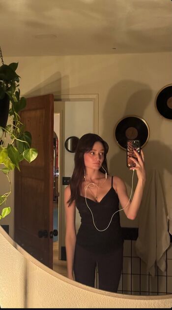 Caitlinerinoneill  page leaked private photo uncensored HD quality
