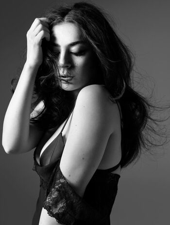Charli xcx page leaked private photo uncensored HD quality