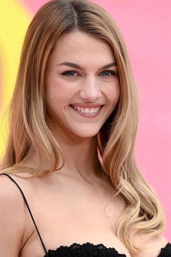 Chloe east leaked private photo uncensored HD quality