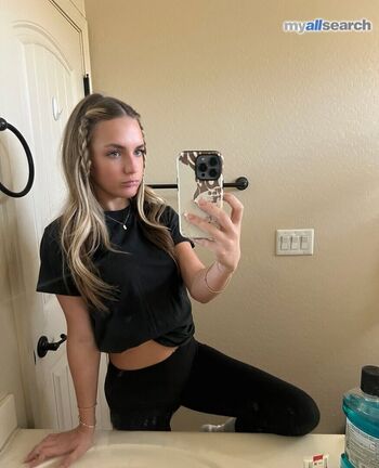 Chloearnett leaked private photo uncensored HD quality