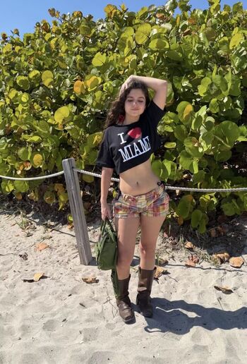 Chloeforero  page leaked private photo uncensored HD quality