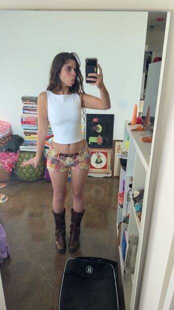 Chloeforero  page leaked private photo uncensored HD quality