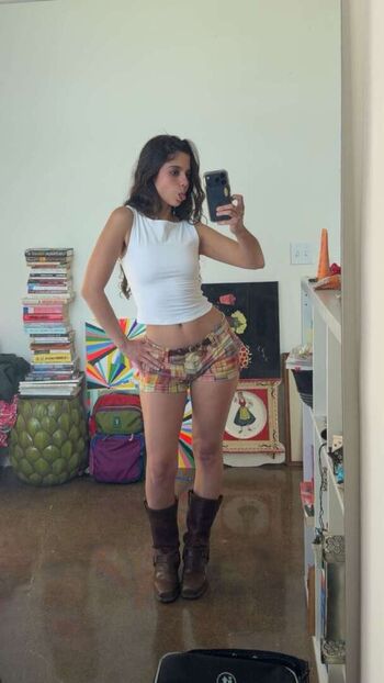 Chloeforero  page leaked private photo uncensored HD quality