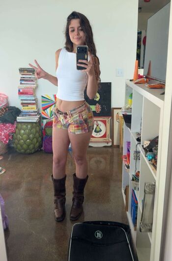 Chloeforero  page leaked private photo uncensored HD quality