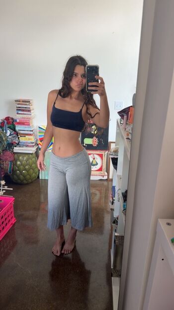 Chloeforero  page leaked private photo uncensored HD quality