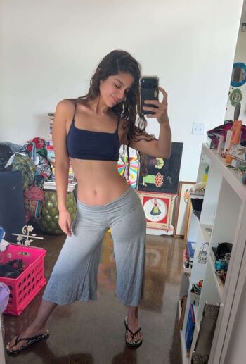 Chloeforero  page leaked private photo uncensored HD quality