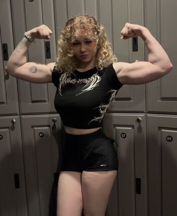 Chloethehokage leaked private photo uncensored HD quality
