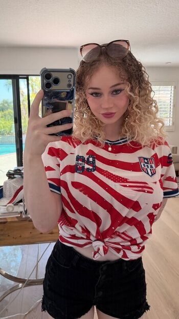 Chloethehokage leaked private photo uncensored HD quality