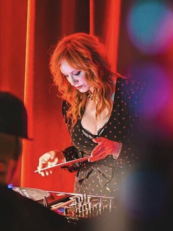 Christina hendricks leaked private photo uncensored HD quality