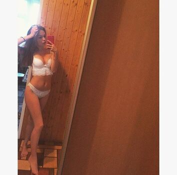 Crystallandysh page leaked private photo uncensored HD quality