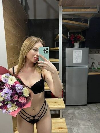 Crystallandysh page leaked private photo uncensored HD quality