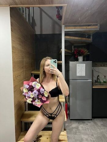 Crystallandysh page leaked private photo uncensored HD quality
