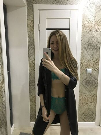 Crystallandysh page leaked private photo uncensored HD quality
