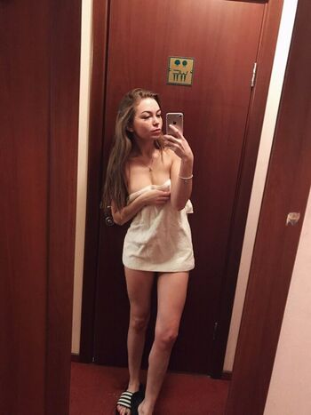 Crystallandysh page leaked private photo uncensored HD quality