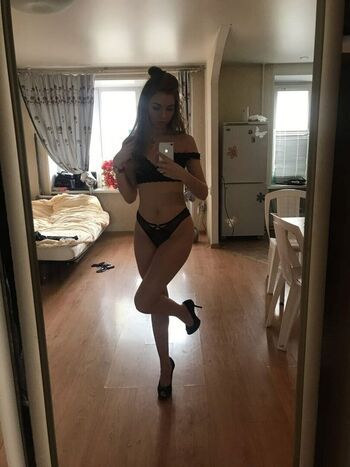 Crystallandysh page leaked private photo uncensored HD quality