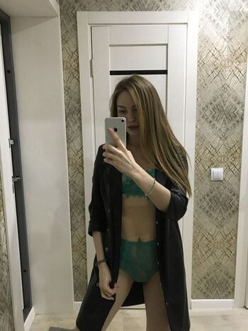 Crystallandysh page leaked private photo uncensored HD quality